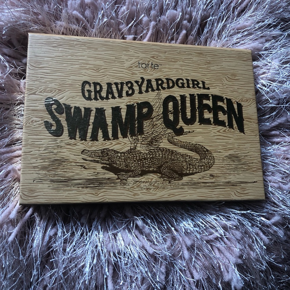 Grav3yard girl Tarte face palette